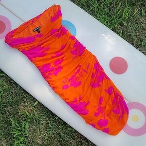 Express vibrant strapless dress